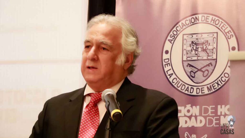 Miguel Torruco Marqués, titular de la Secretaría de Turismo